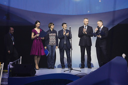 В центре — Елена Касьян, Давид Гайдт и Владимир Власов
