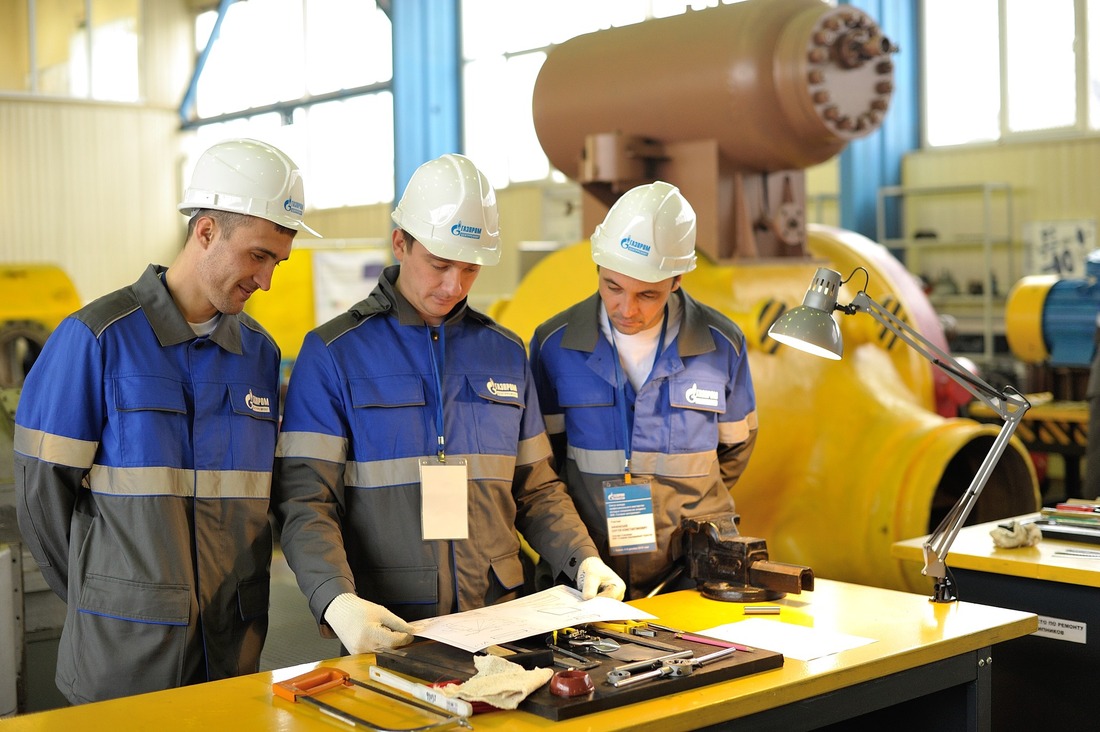 Молодые специалисты холдинга "Газпром центрремонт"